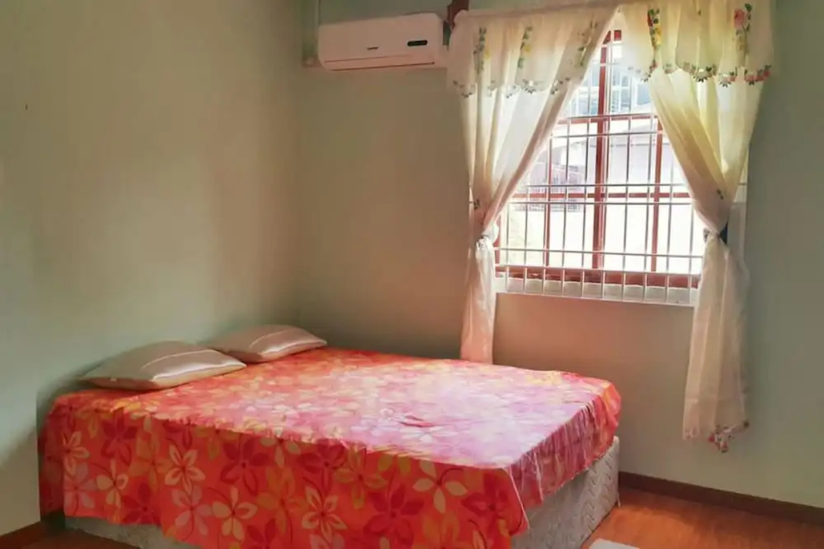 Spacious Apartment near Mall