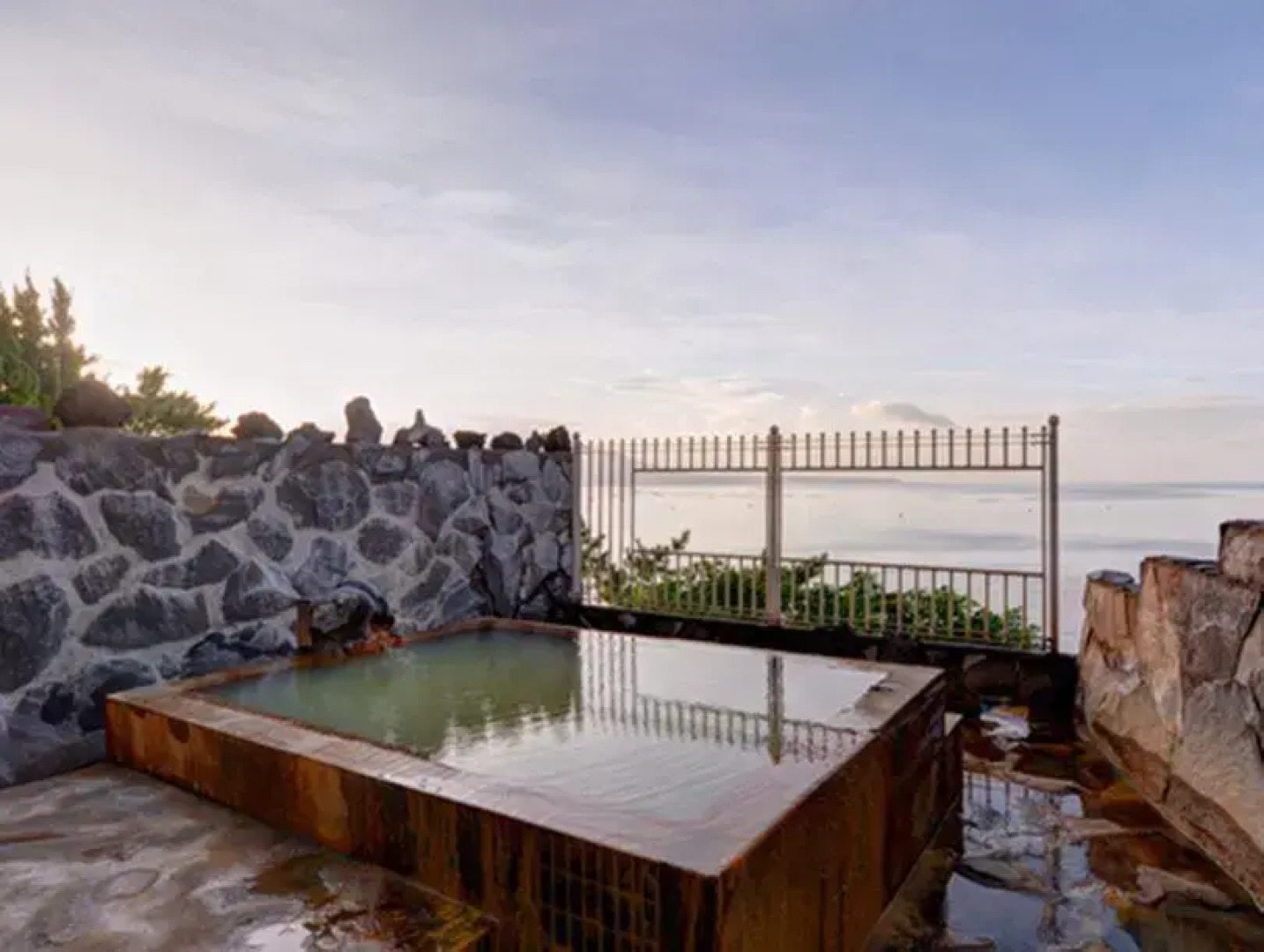 Sakurajima Seaside Hotel