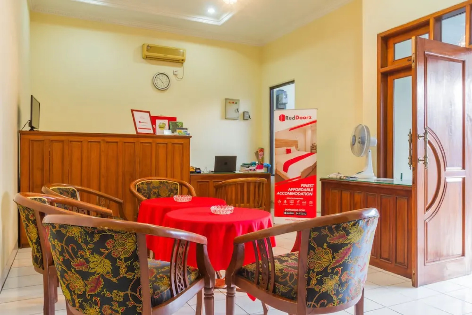 Reddoorz Near Grage City Mall 2