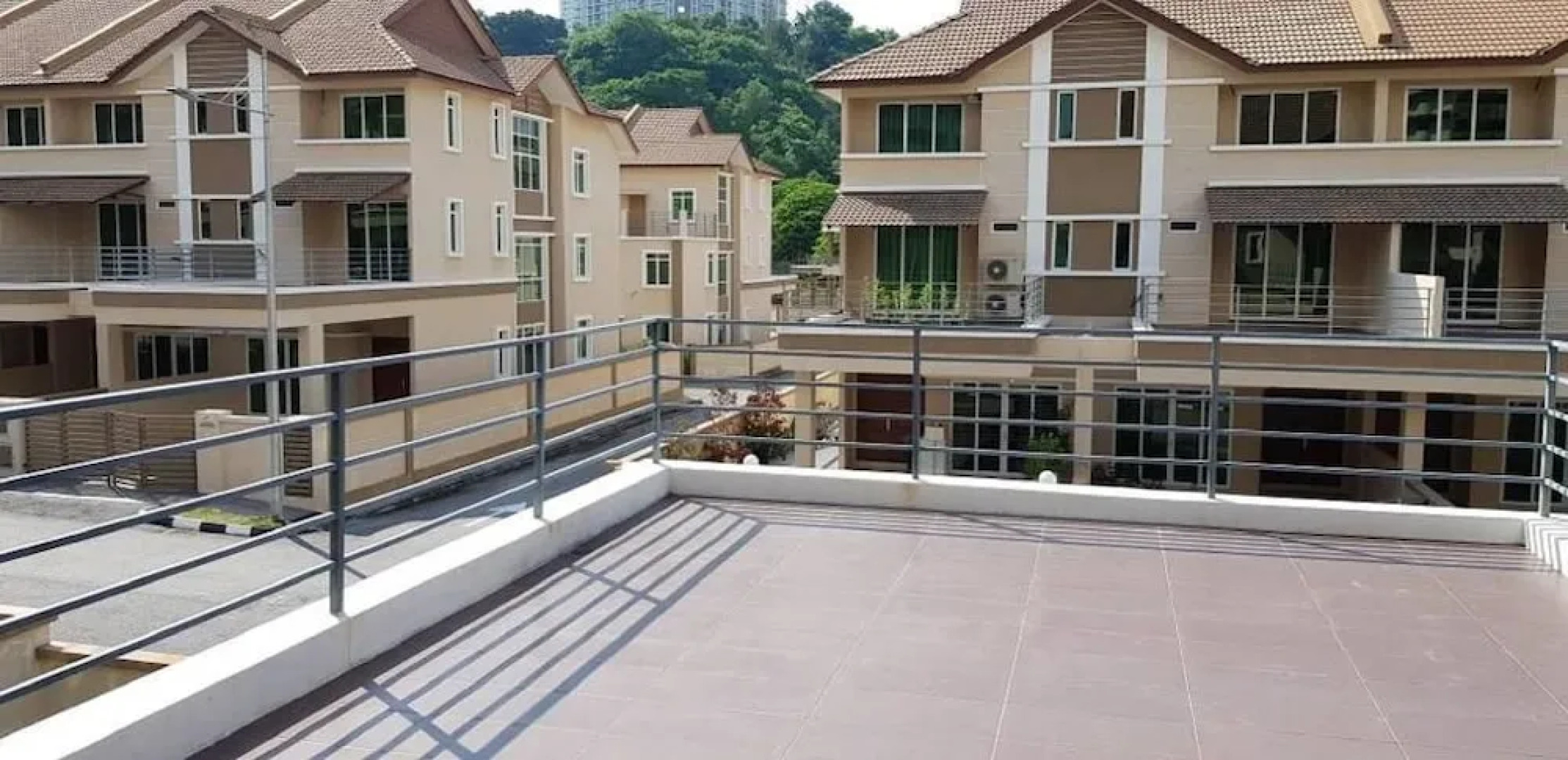 Greenlane 98 / 5 Rooms / 5 Bathrooms / 25 Pax