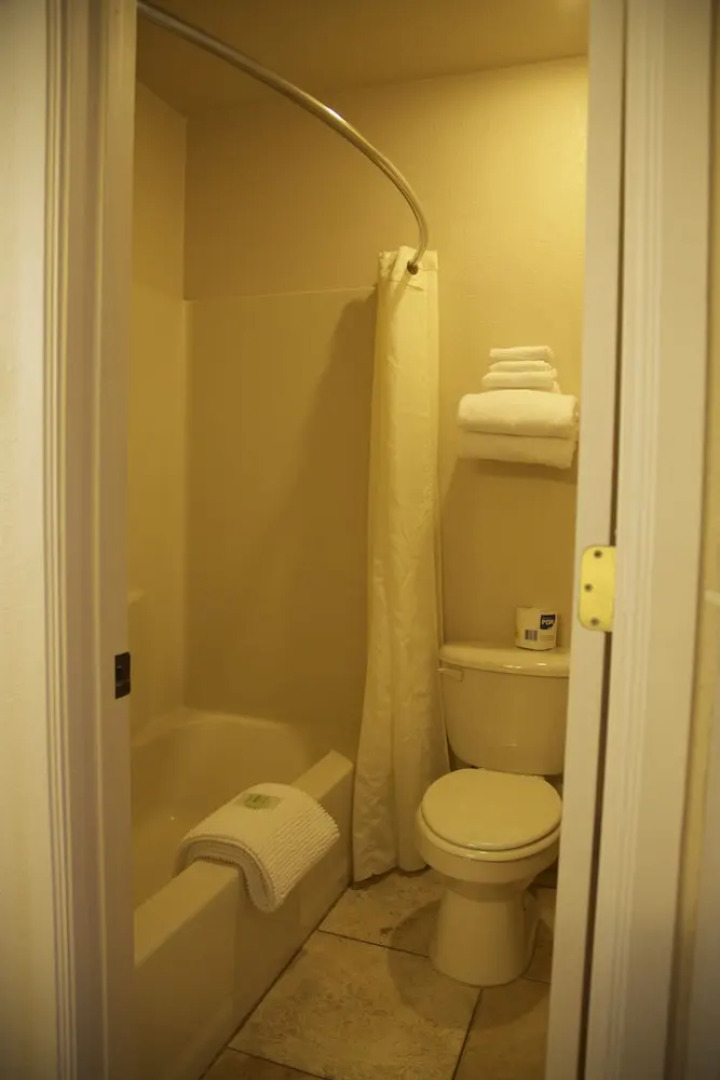 Rodeway Inn & Suites Downtowner-Rte 66