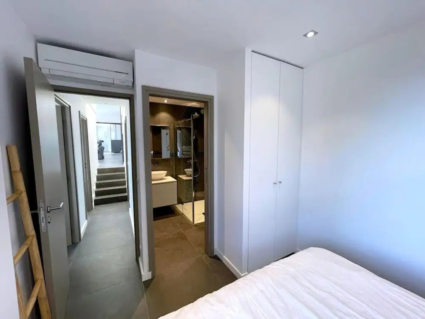 Villa in Gaou With Sea View and Beach