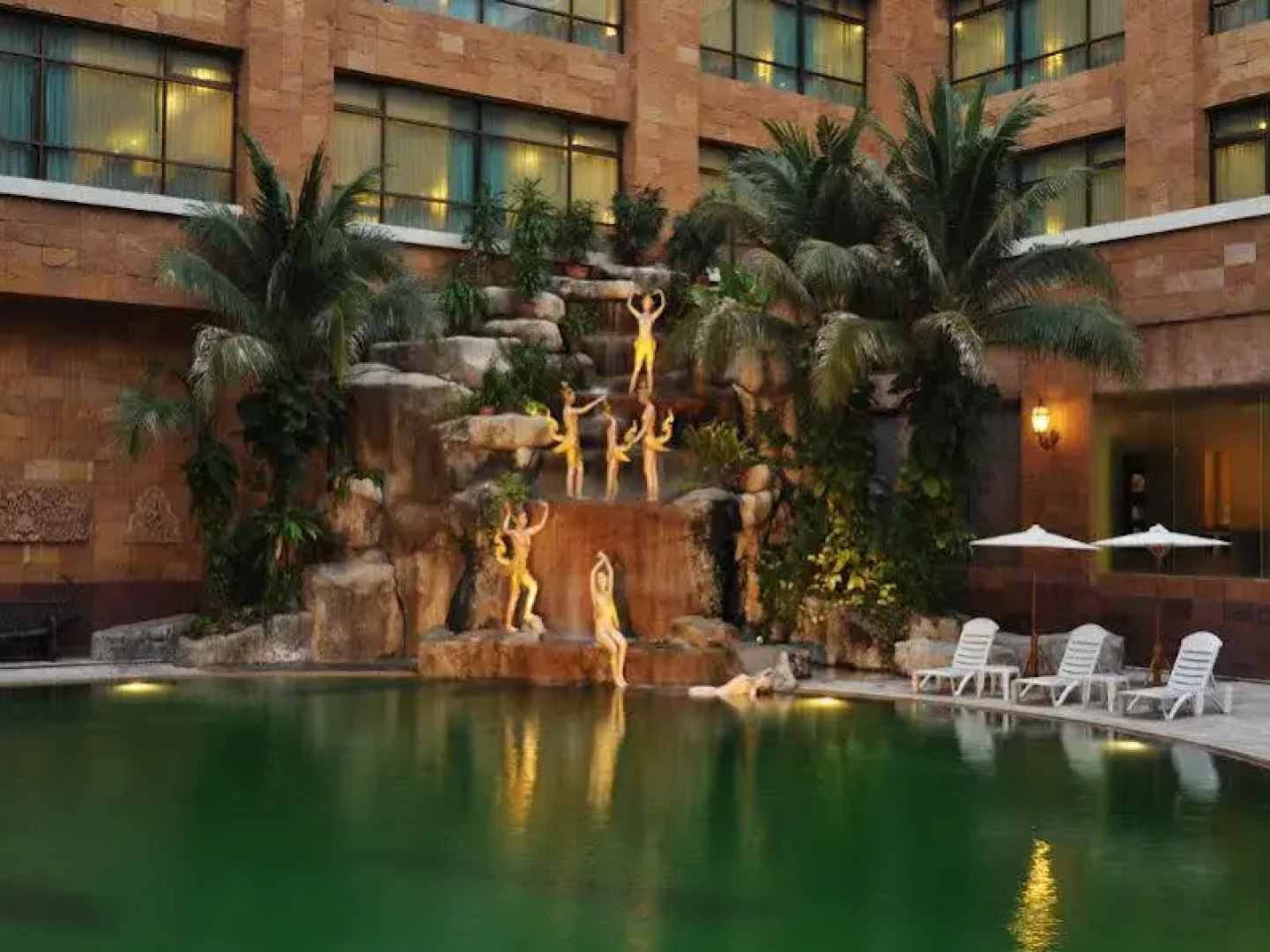 Iyara Lake Hotel & Resort