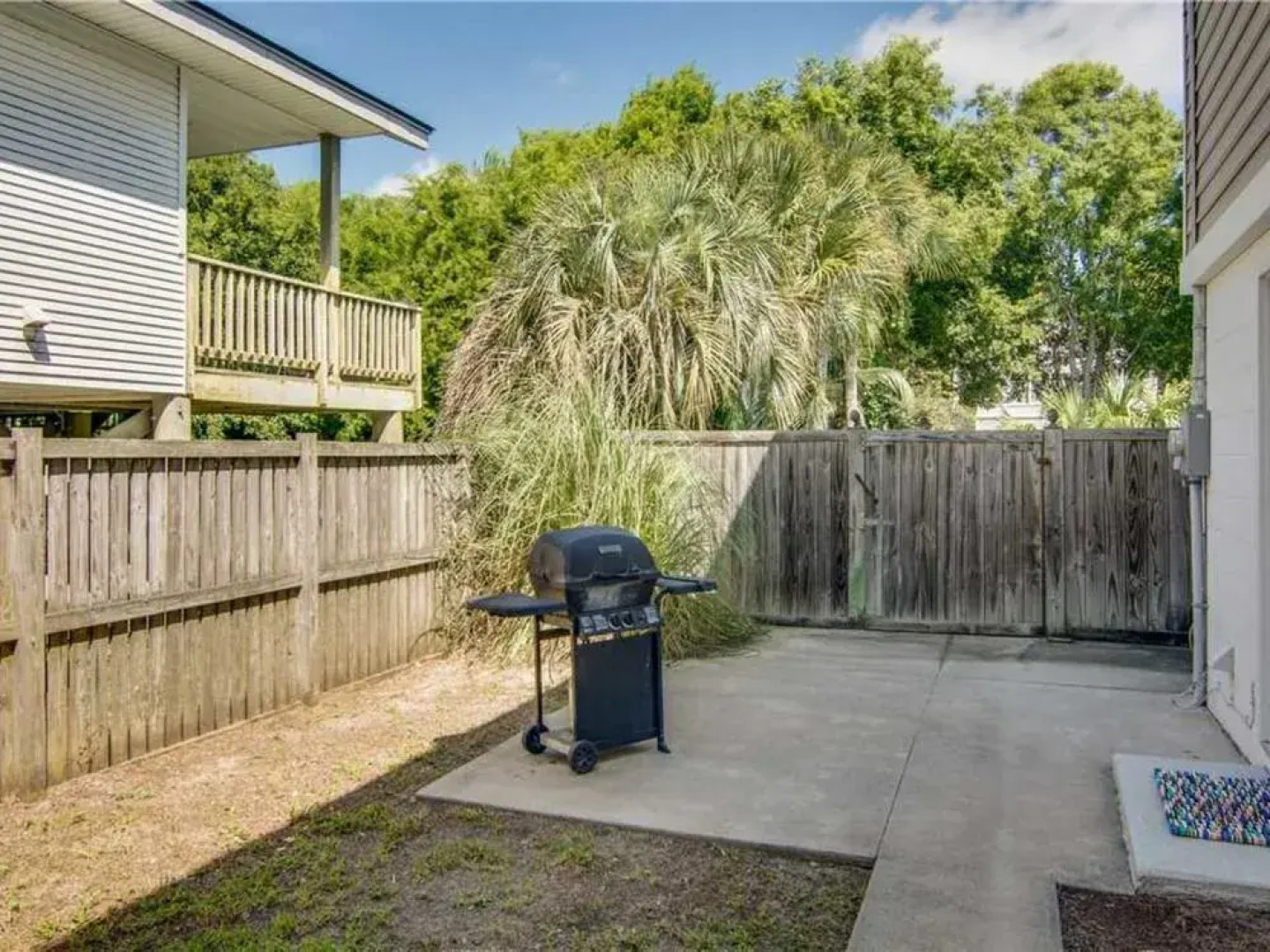 Ocean Boulevard 511 by RedAwning