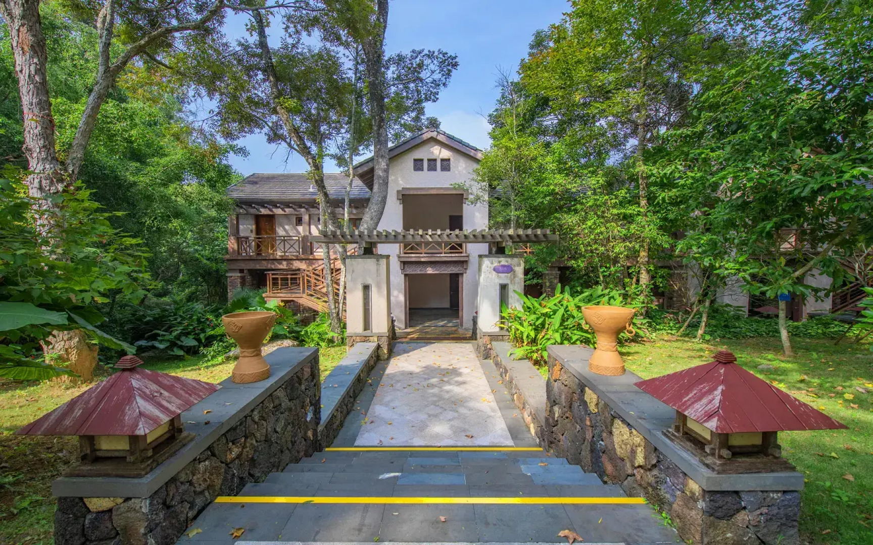 Wuzhishan Yatai Rainforest Resort Hotel