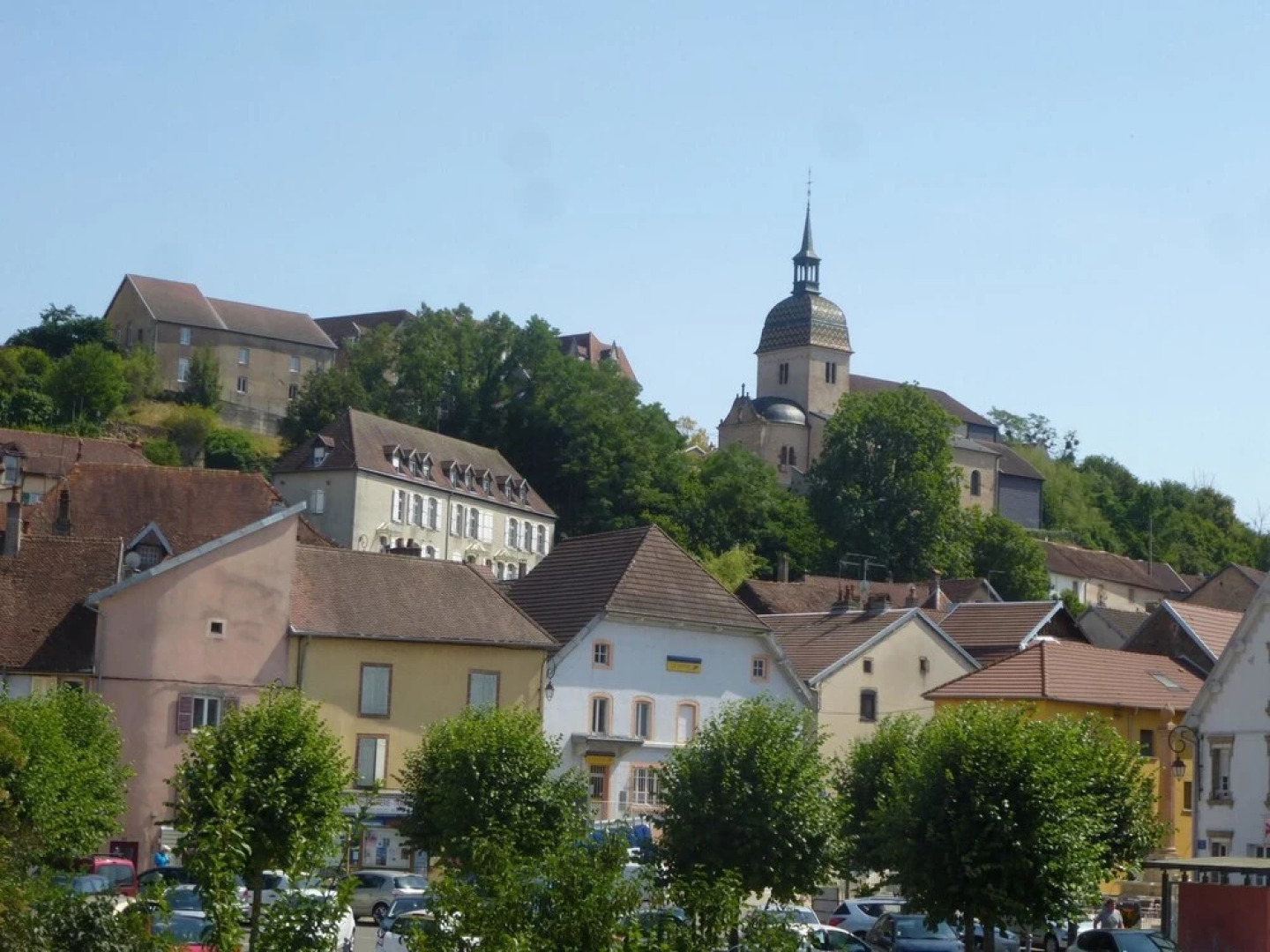 Property With 2 Bedrooms in Rougemont