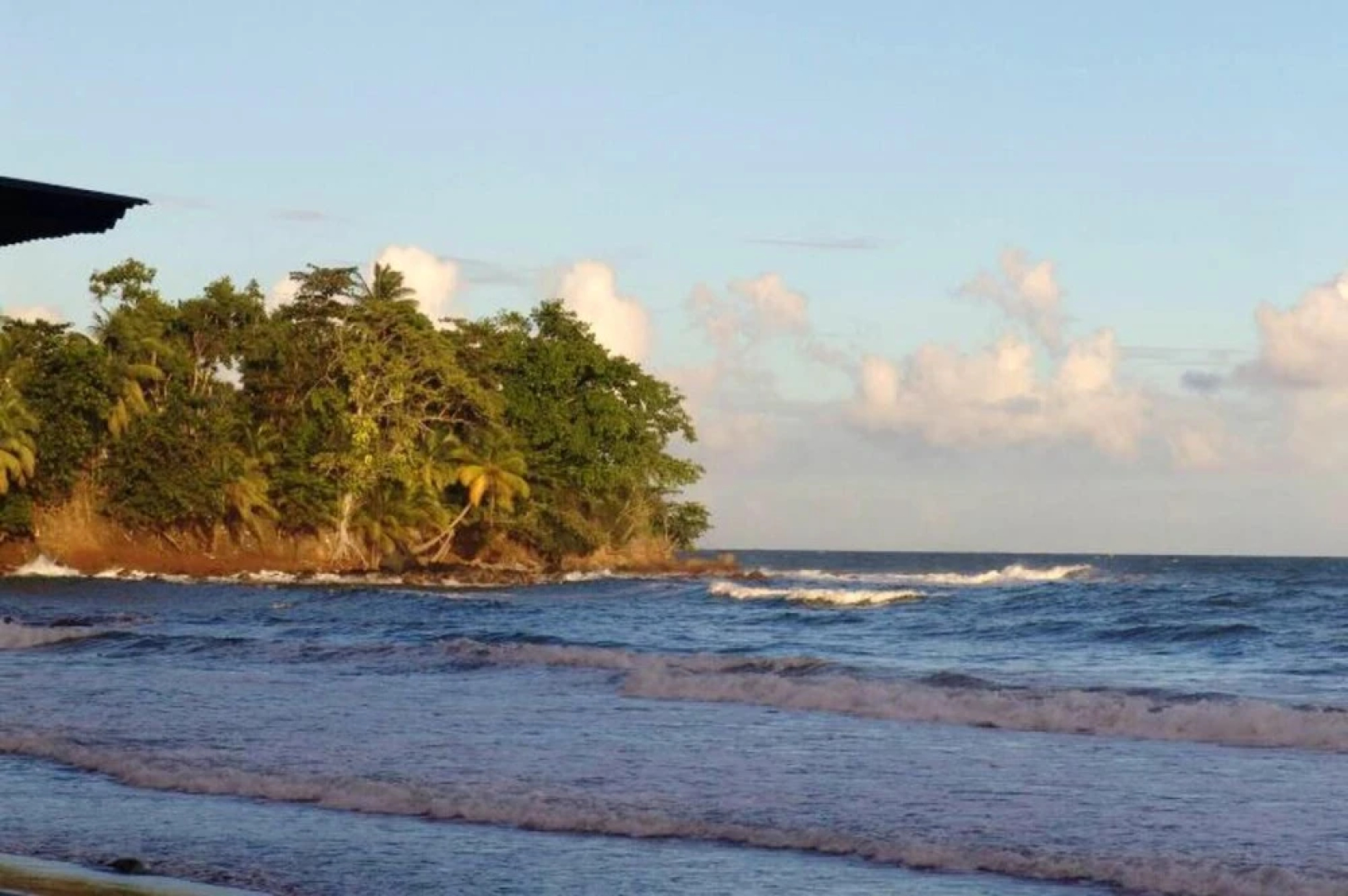 Apartment With one Bedroom in Goyave, With Wonderful Mountain View, Enclosed Garden and Wifi - 2 km From the Beach