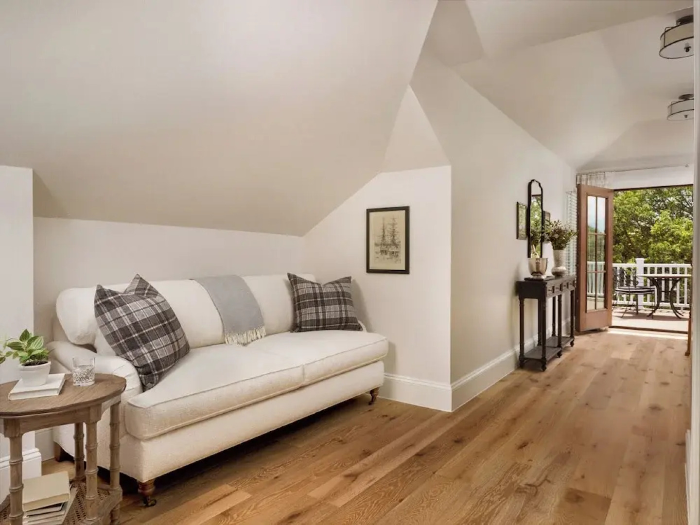 1313 West Luxury Boutique Hotel