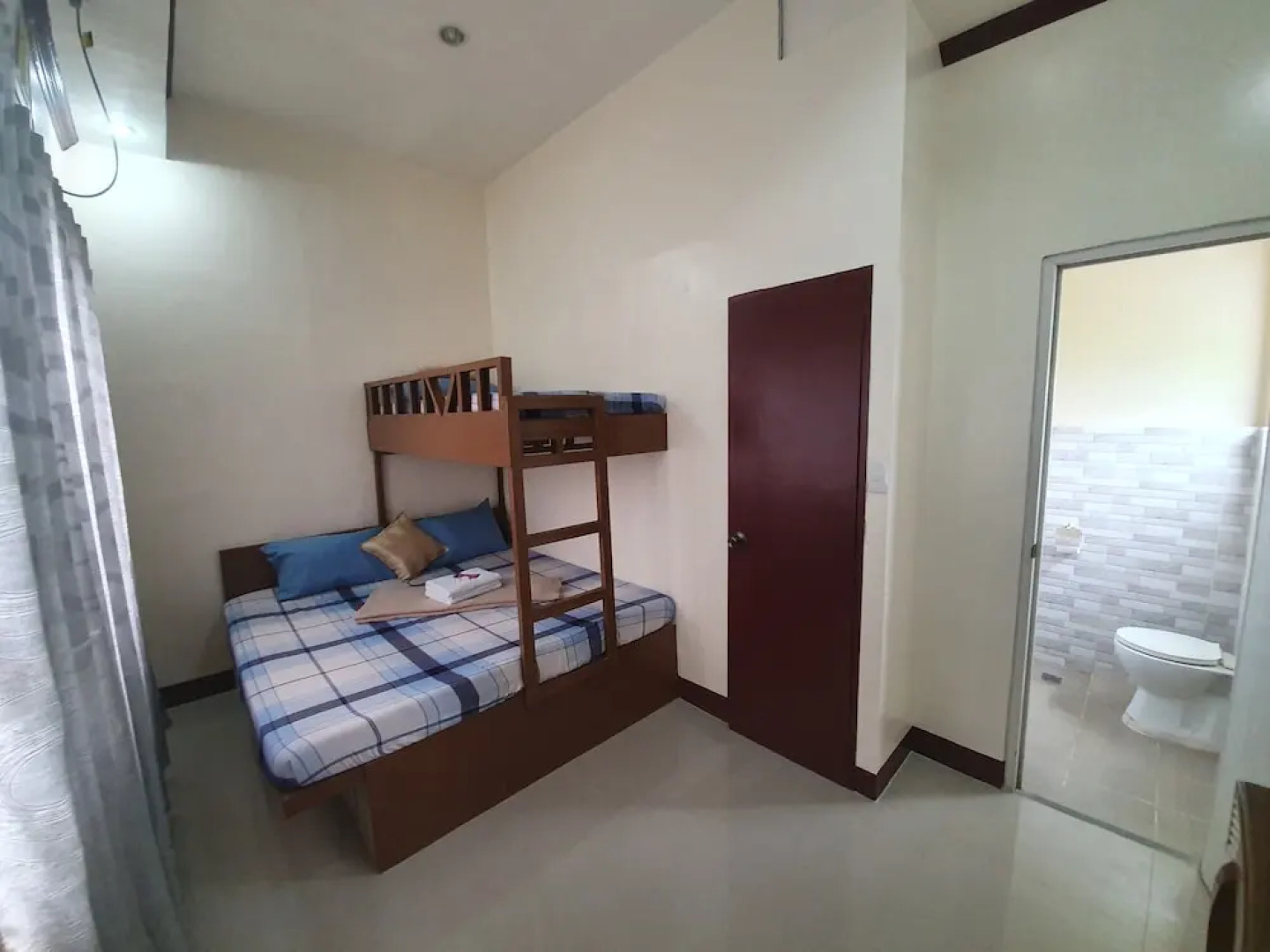 Grants Building Traveller's Lodge