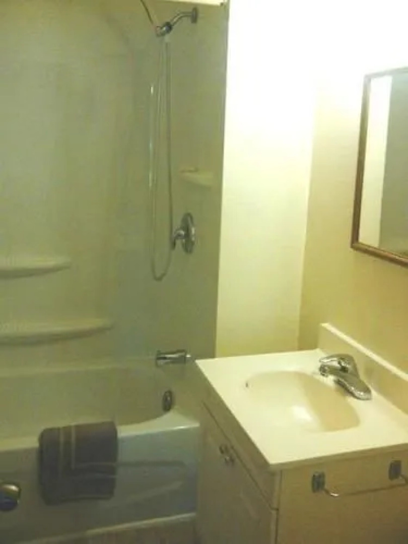 Logging Chain Lodge Cottages