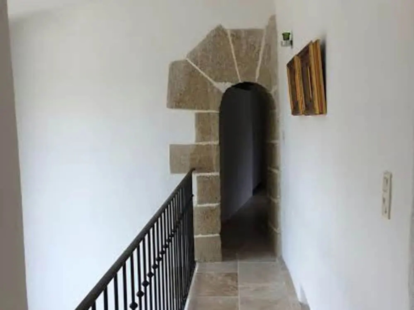 Spacious Castle in Jonquieres with Swimming Pool