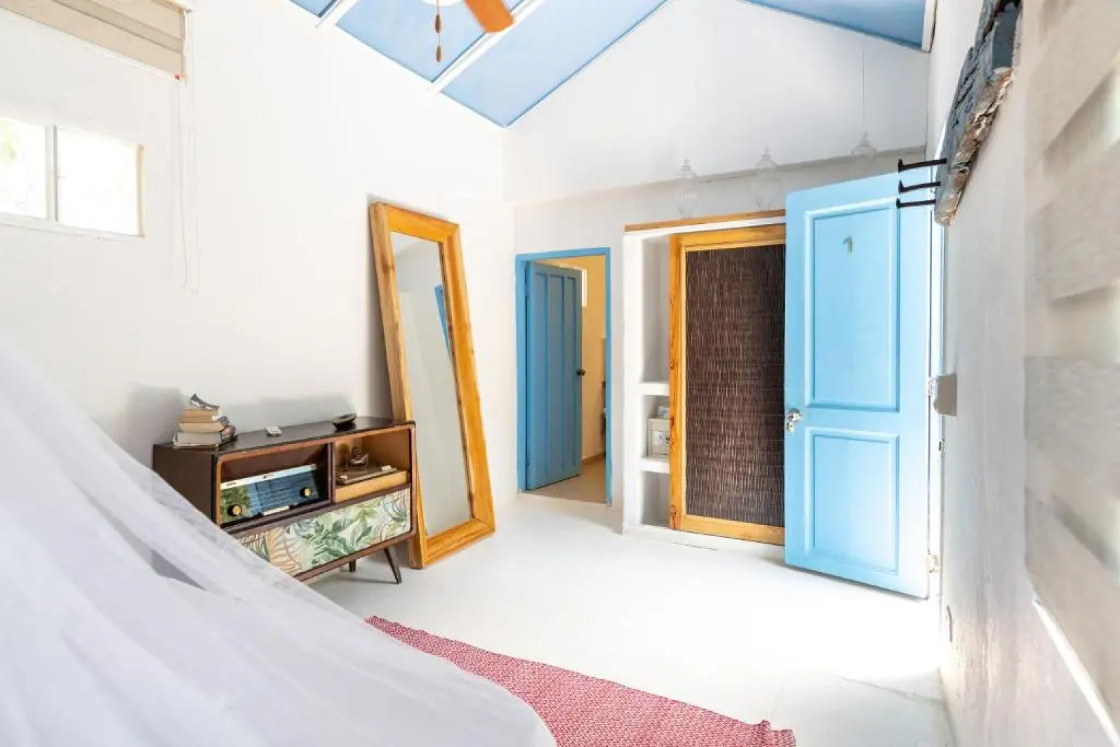 Isla Rosa Boutique by NOMAD GURU