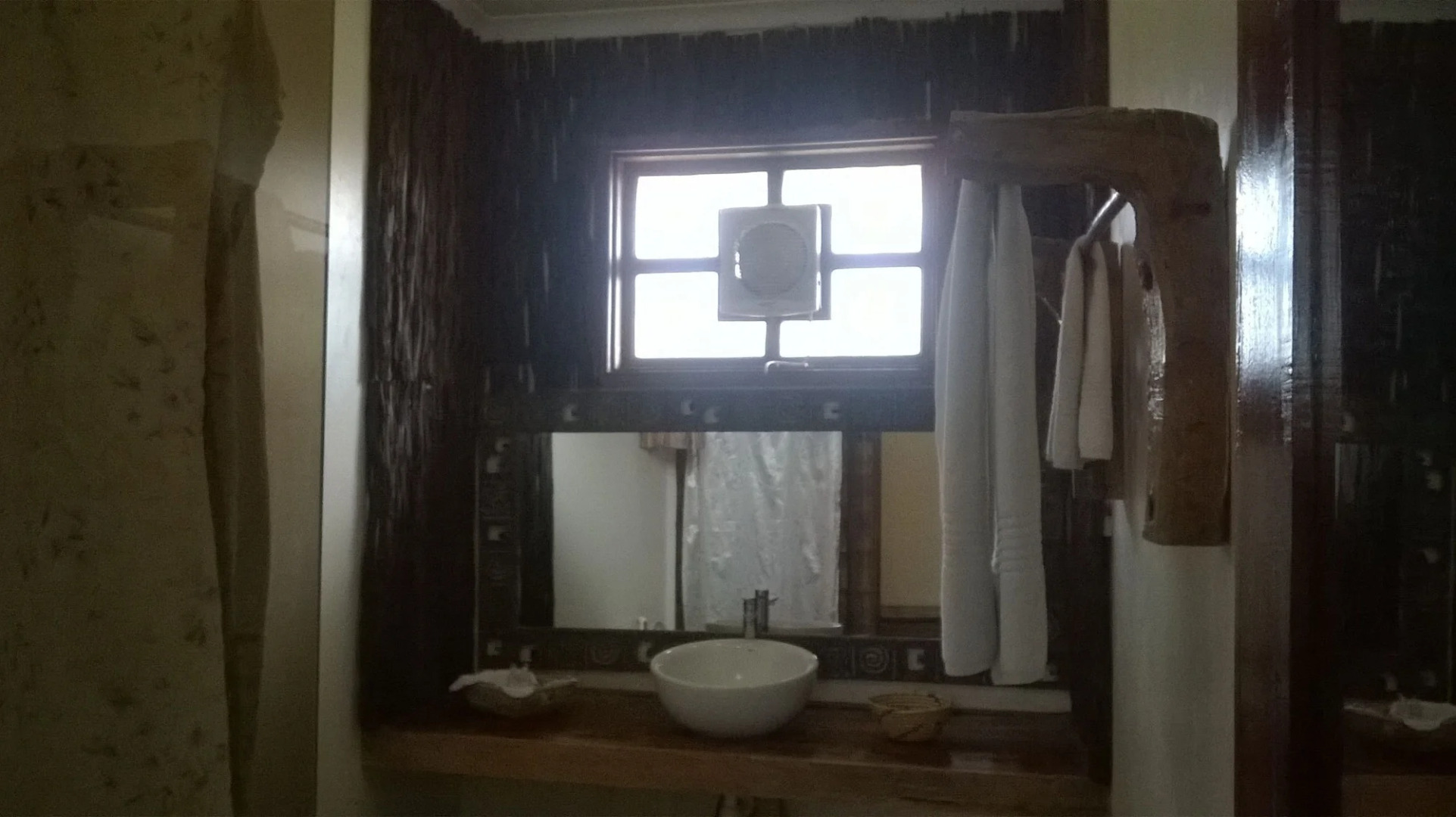 Weru Weru River Lodge