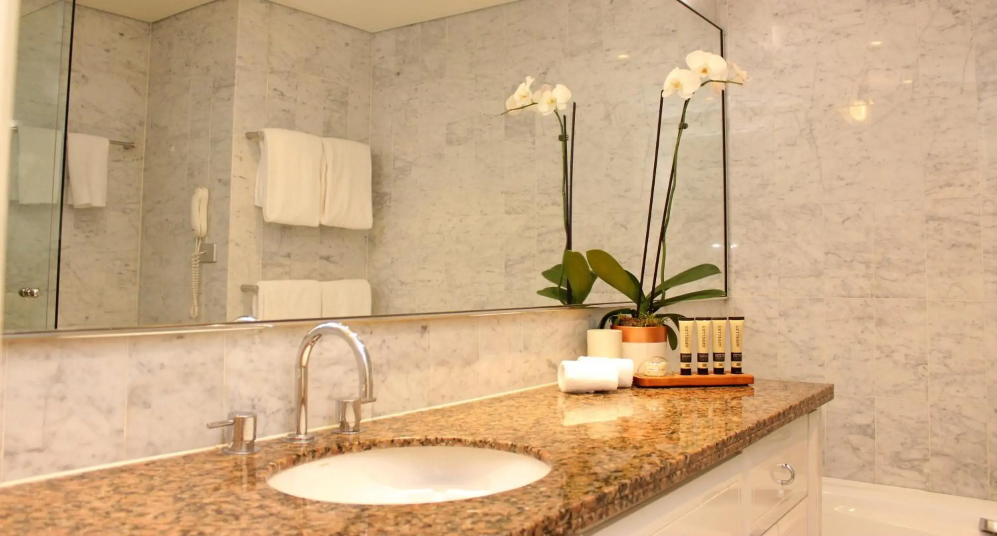 The Sebel Quay West Suites Sydney