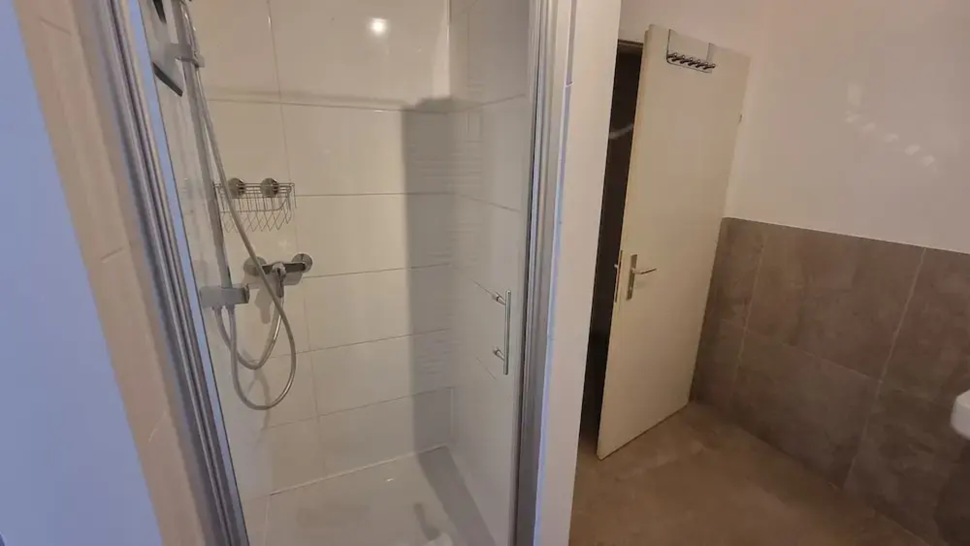 Allinone Apartments