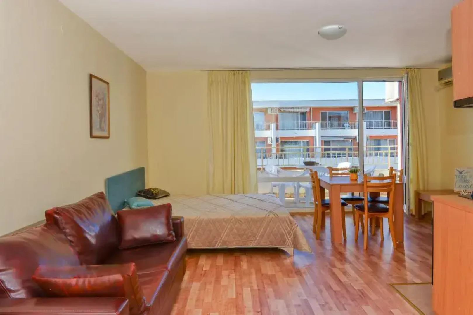 Crown Fort Club Apartment