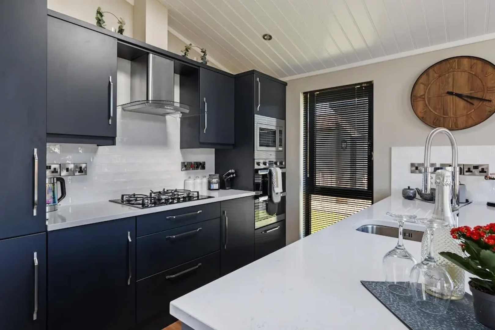 Dewin Bach - Luxury Lodge Hot Tub Close to Beach