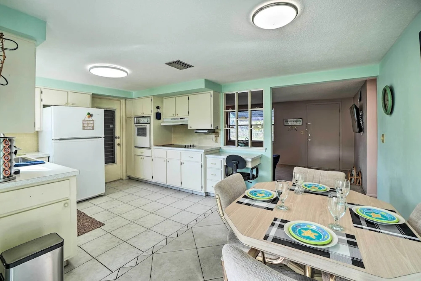 Cozy Holiday Home w/ Yard ~ 5 Mi to Beach!