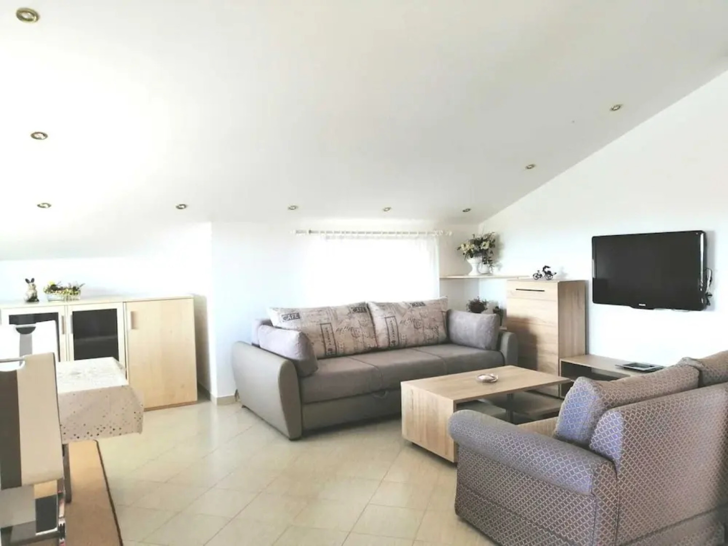 Family Apartment with Spatious Terrace