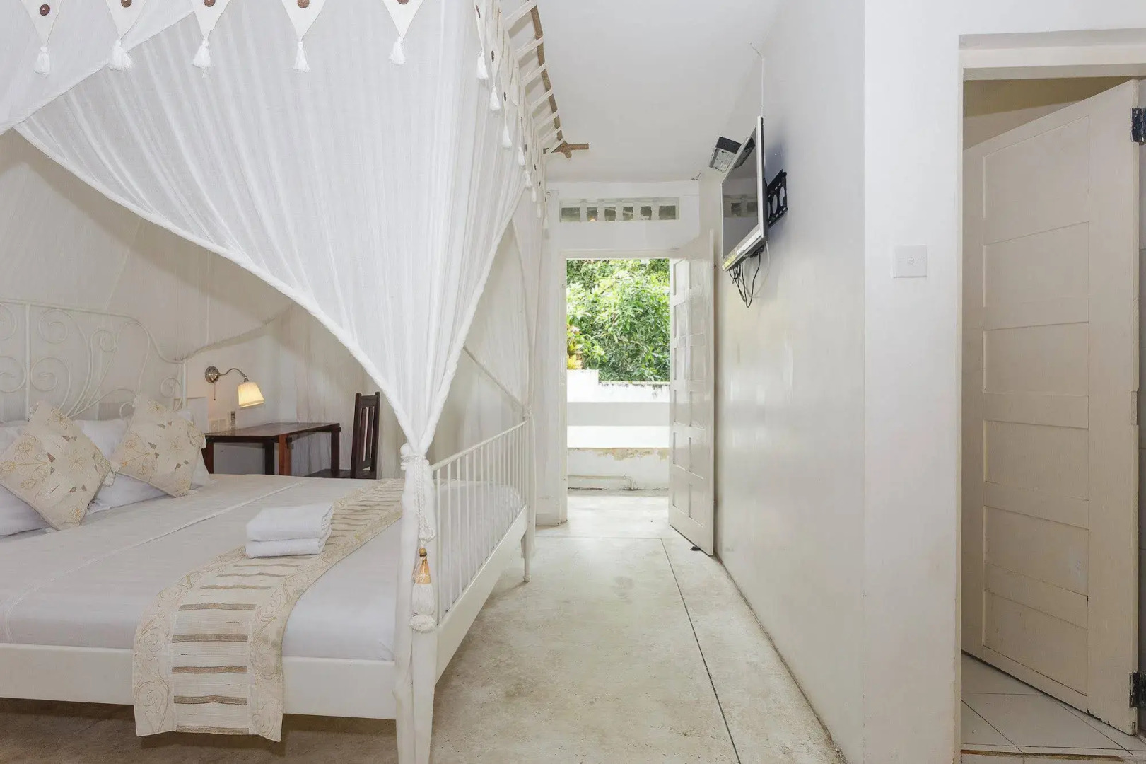 Royce Boutique Hotel