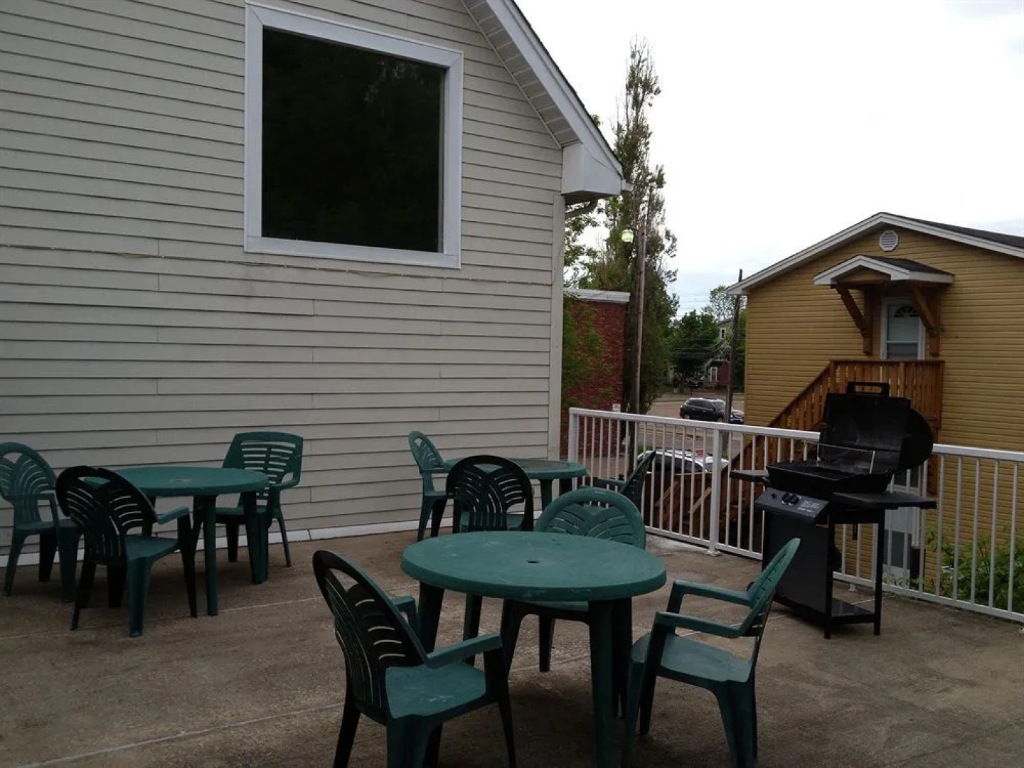 Midtown Motel & Suites