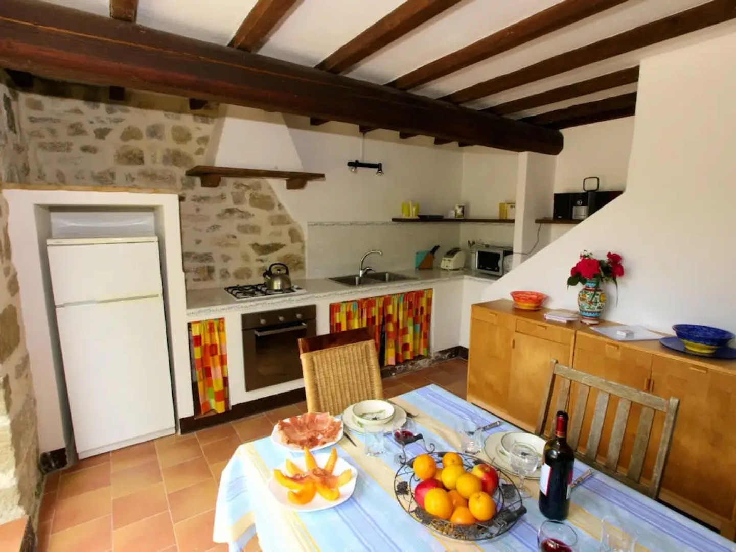 Holiday House with Pool & Large Garden Overlooking Lake near Tuscany