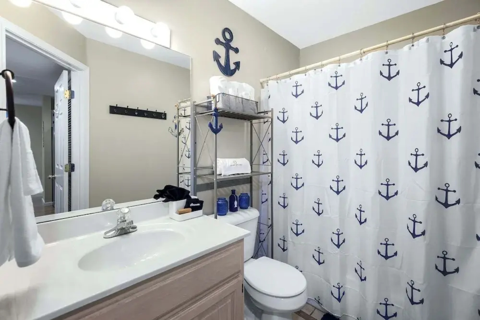 Family Lakefront Oasis Picture Perfect Retreat!