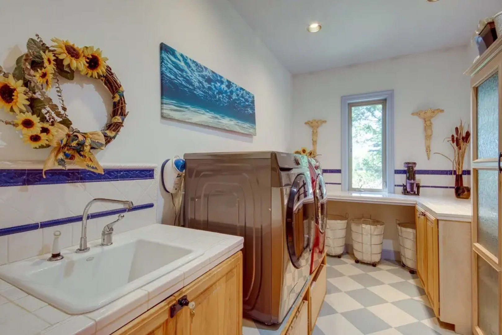 Riverfront Livingston House in Paradise Valley!