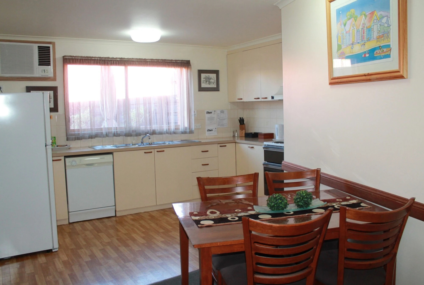 AAt 28 Goldsmith Motel