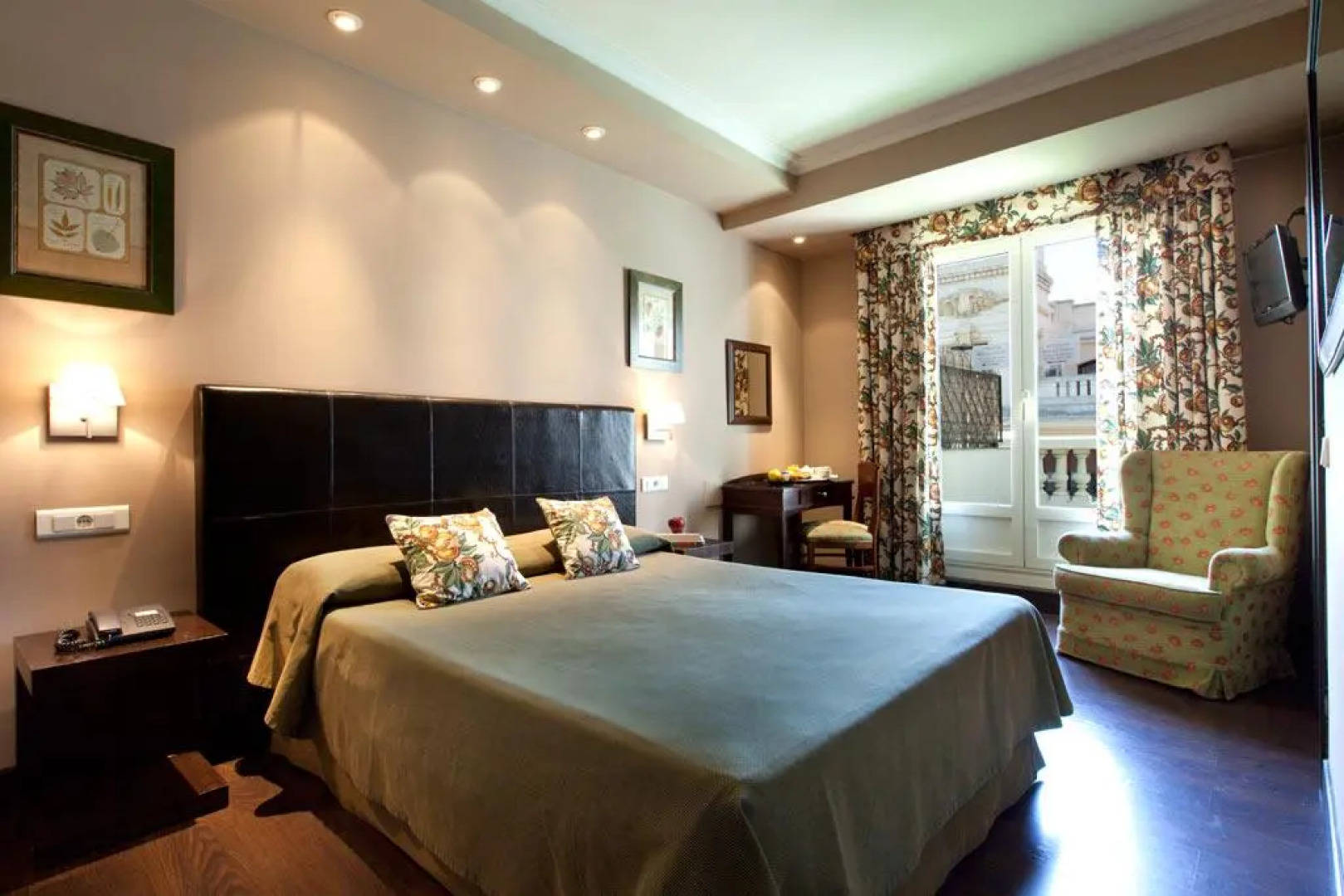 Hotel Moderno Puerta del Sol