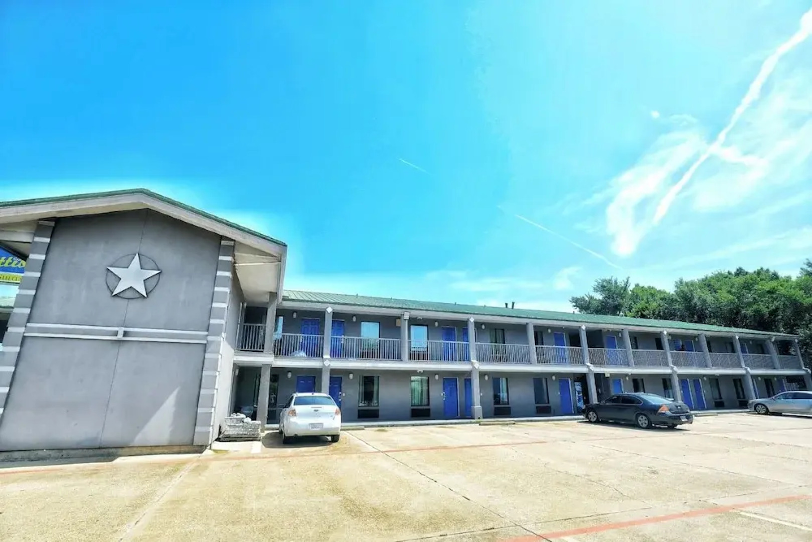 Scottish Inns & Suites Shenandoah Woodlands Mall