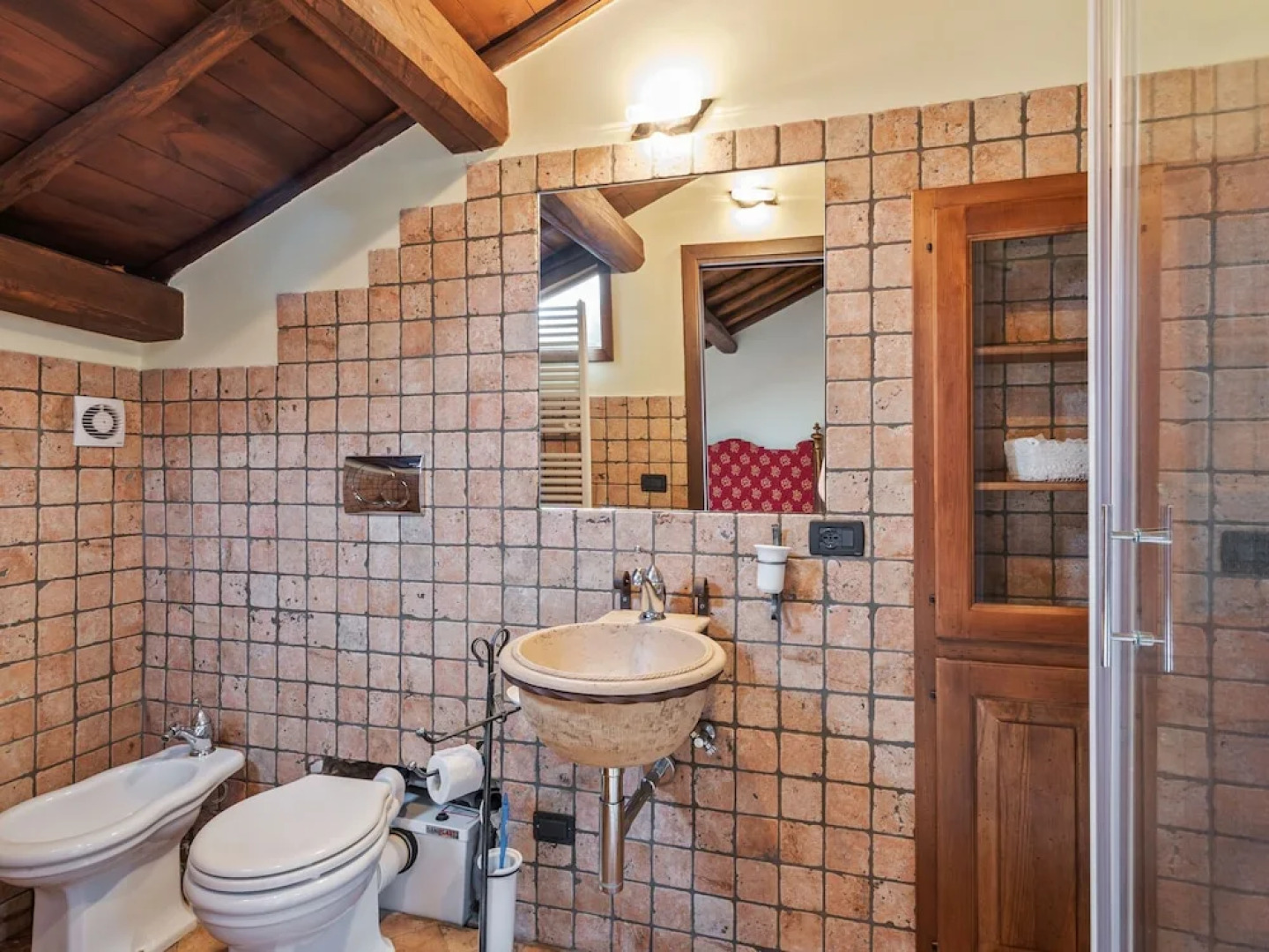 Vintage Castle in Vetralla With Swimming Pool