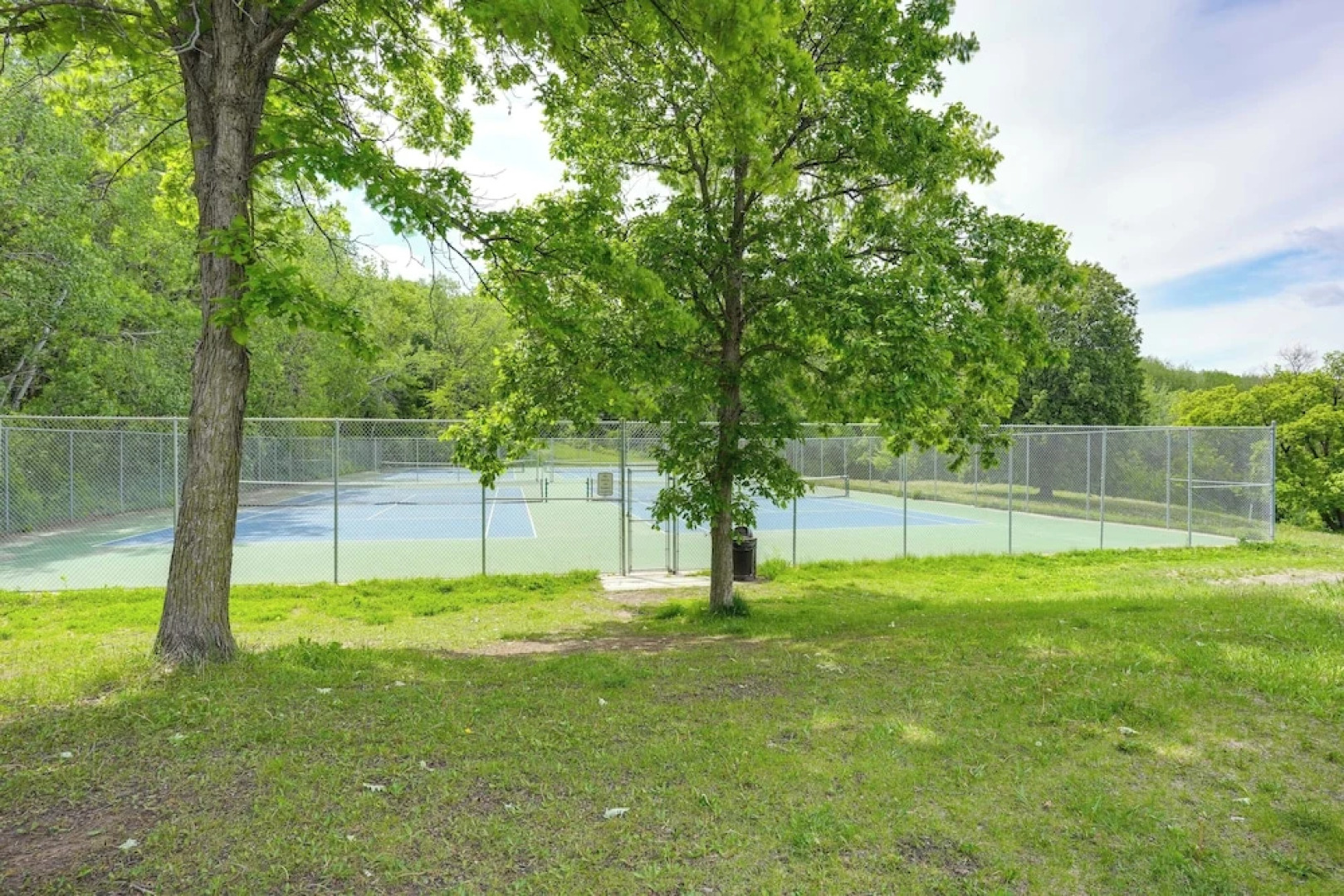 15 Mi to Downtown Minneapolis: Retreat on 5 Acres