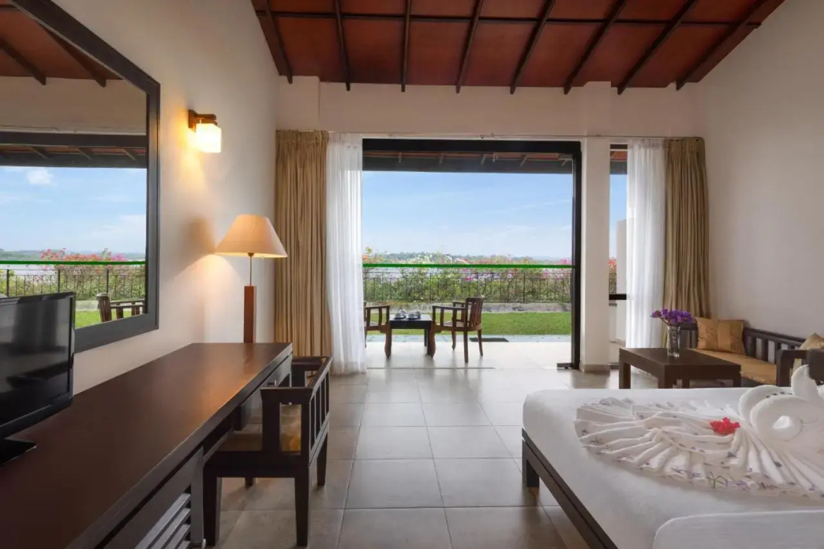 OYO 396 Lotus Paradise Nature Resort