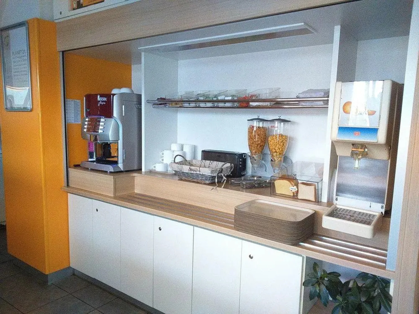 Hotelf1 Saint Dizier