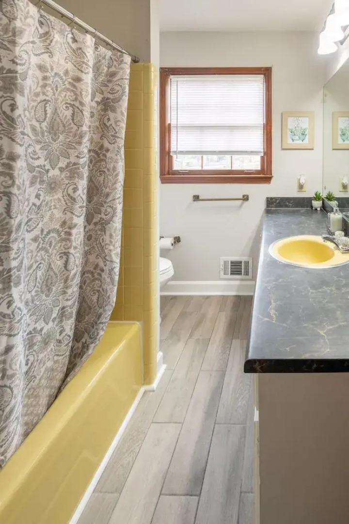 Private Pool Paradise 4 Bedroom Home by RedAwning