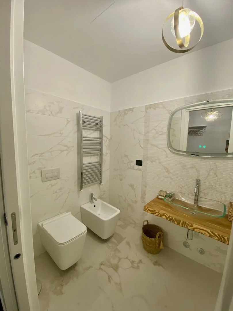 Gatto Bianco Le Mura