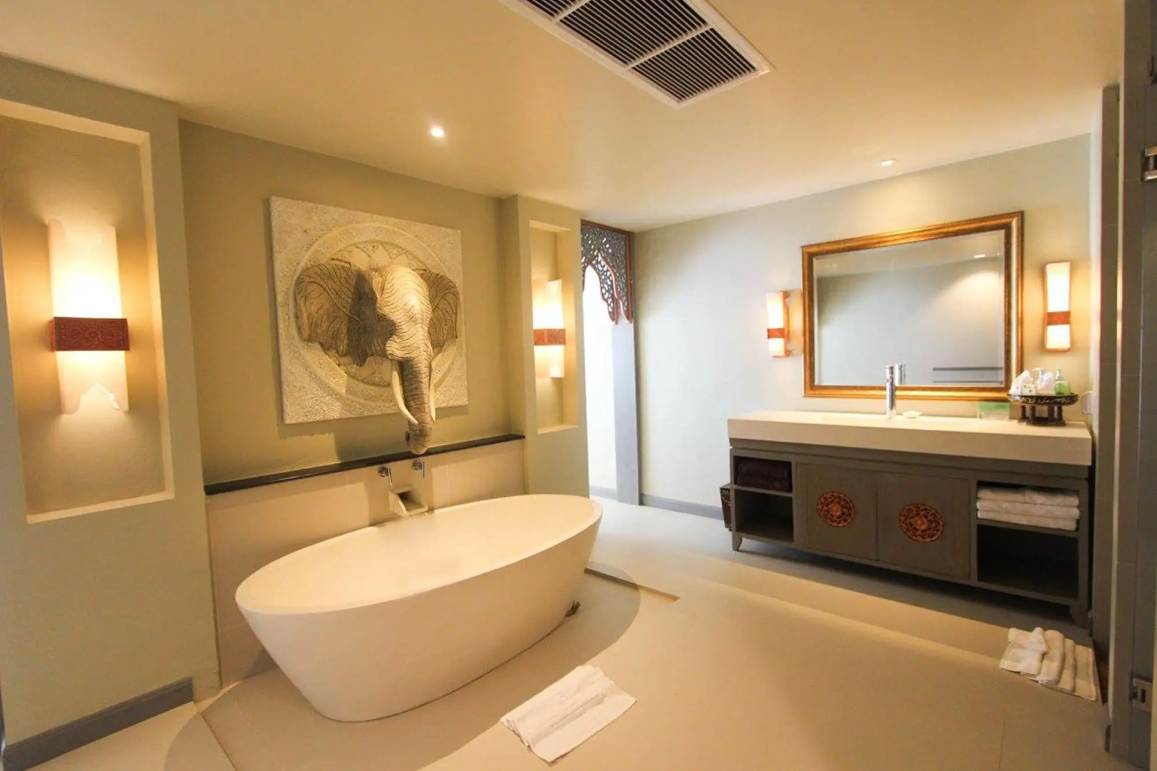 Курортный отель Maikhao Palm Beach