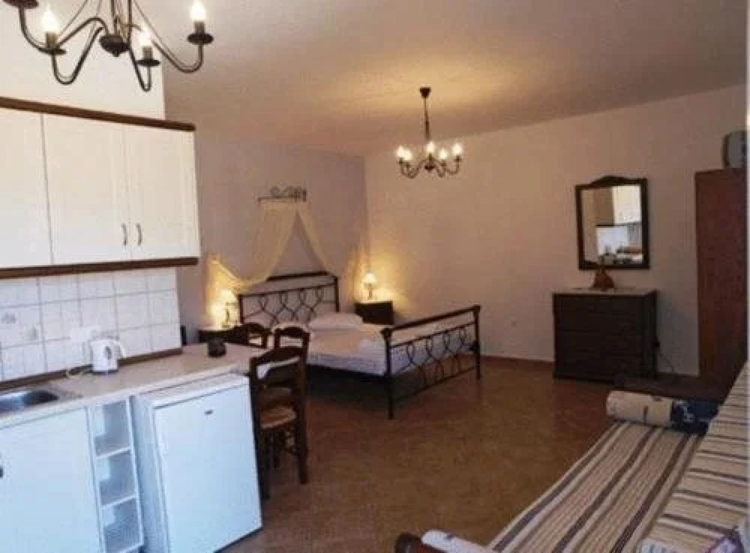 Island House Apartments