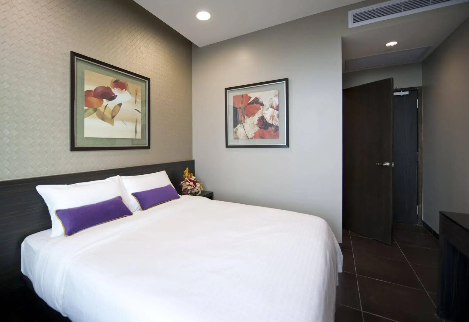 V Hotel Lavender
