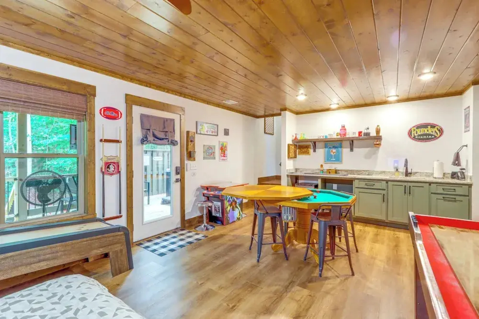 Ellijay Resort Home w/ Hot Tub & Fire Pit!