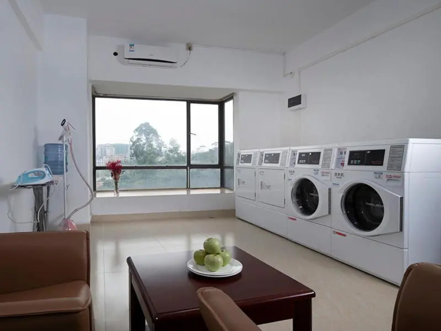 Vienna Hotel (Dongguan Houjie Dadao Branch)