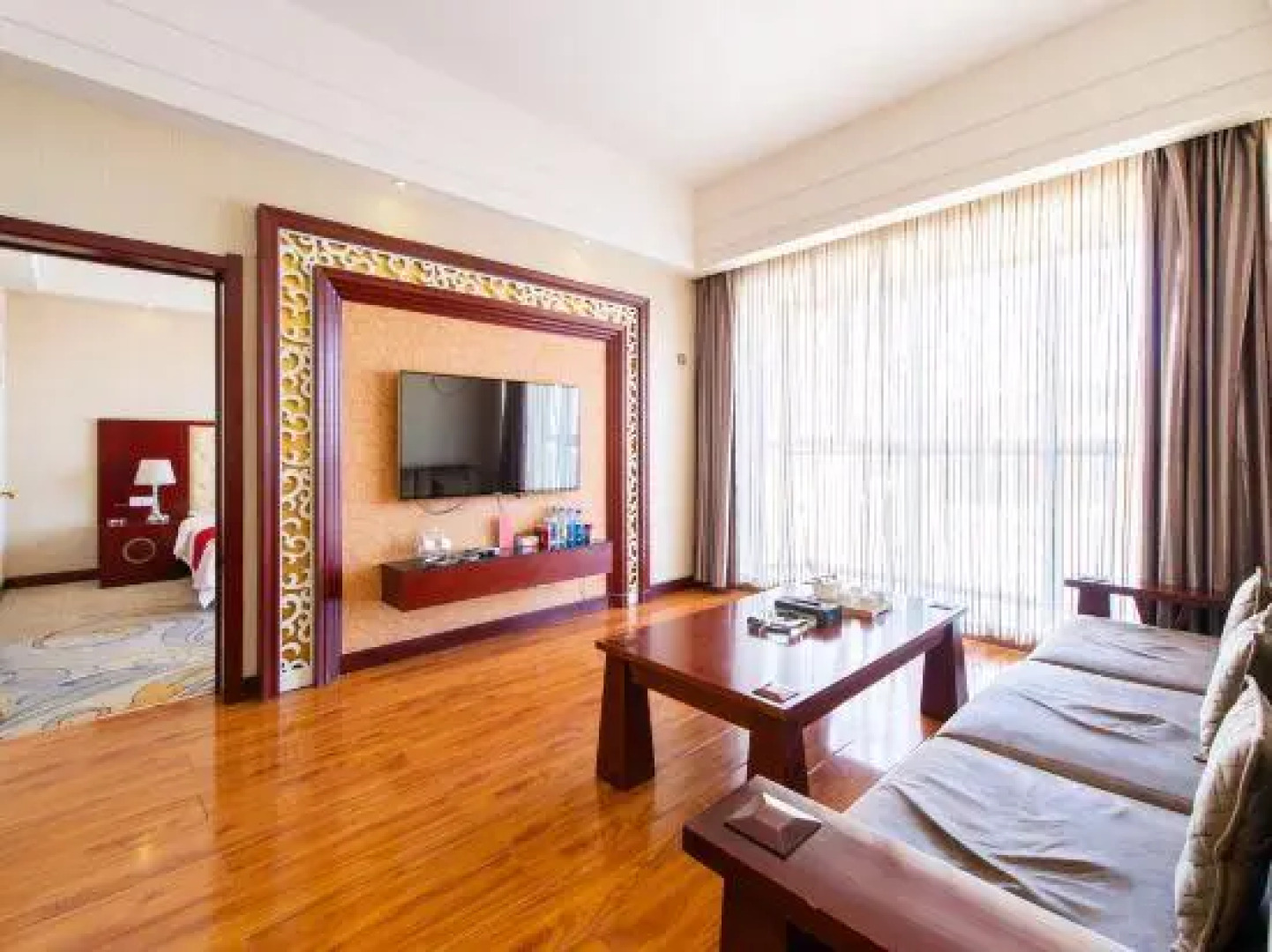 Dingyuan Business Hotel