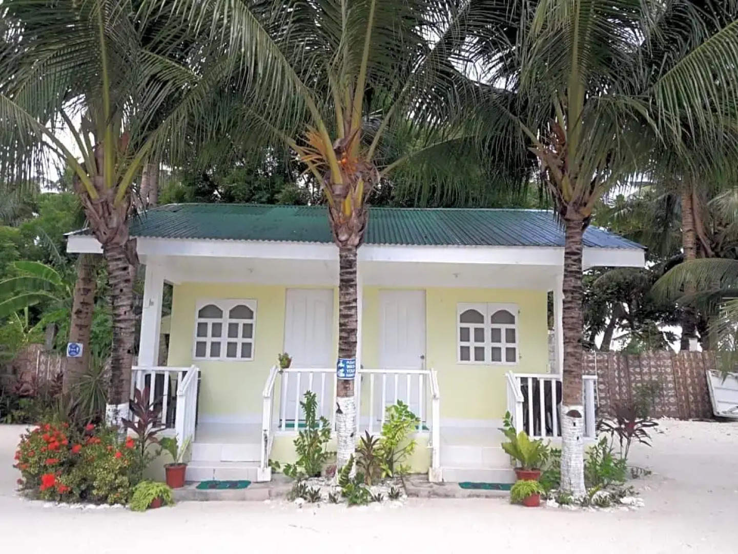 Paradise reef resort