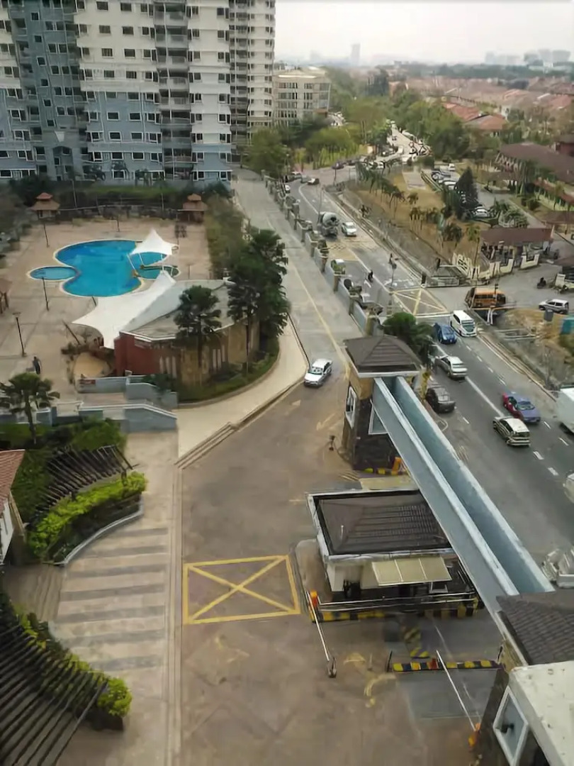 8 O Clock Lodge Condo Bandar Utama