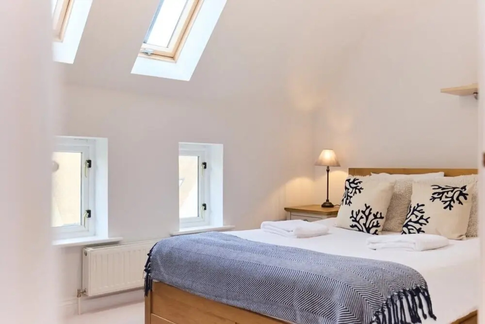 The Bourton-on-the-water Place - Lovely 5bdr House With Parking + Garden