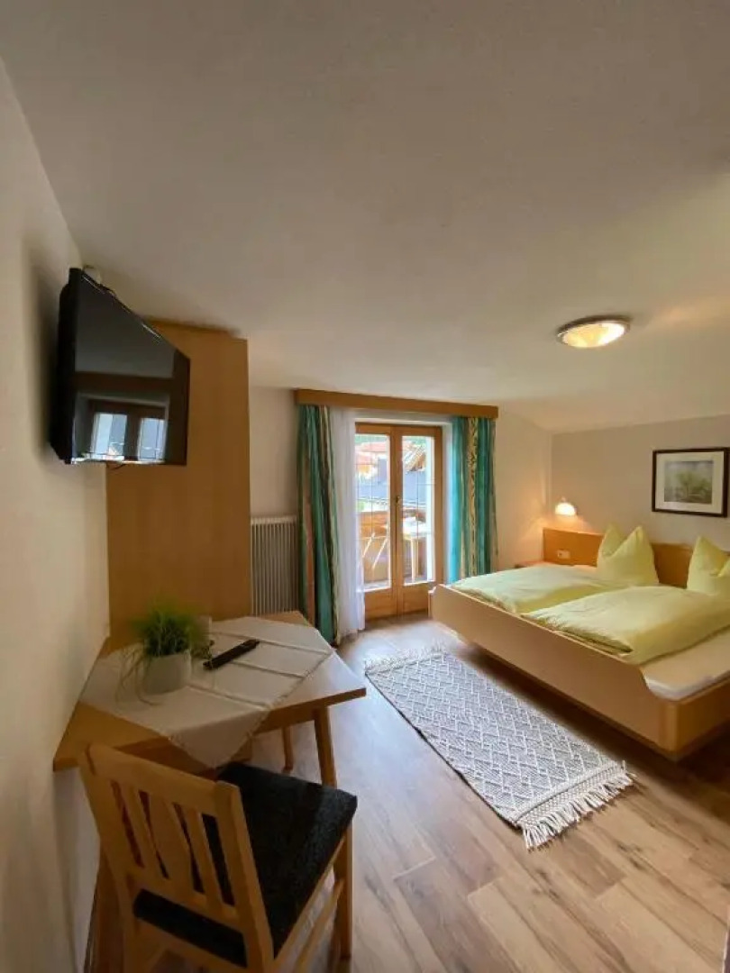 Aparts Handle und Haus Bergblick