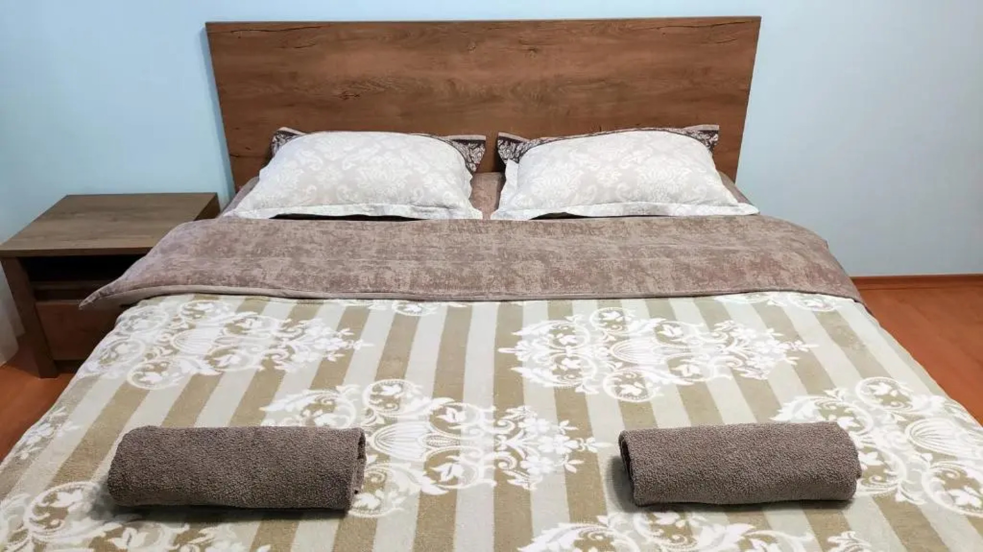 Запорізька 19. City Rooms