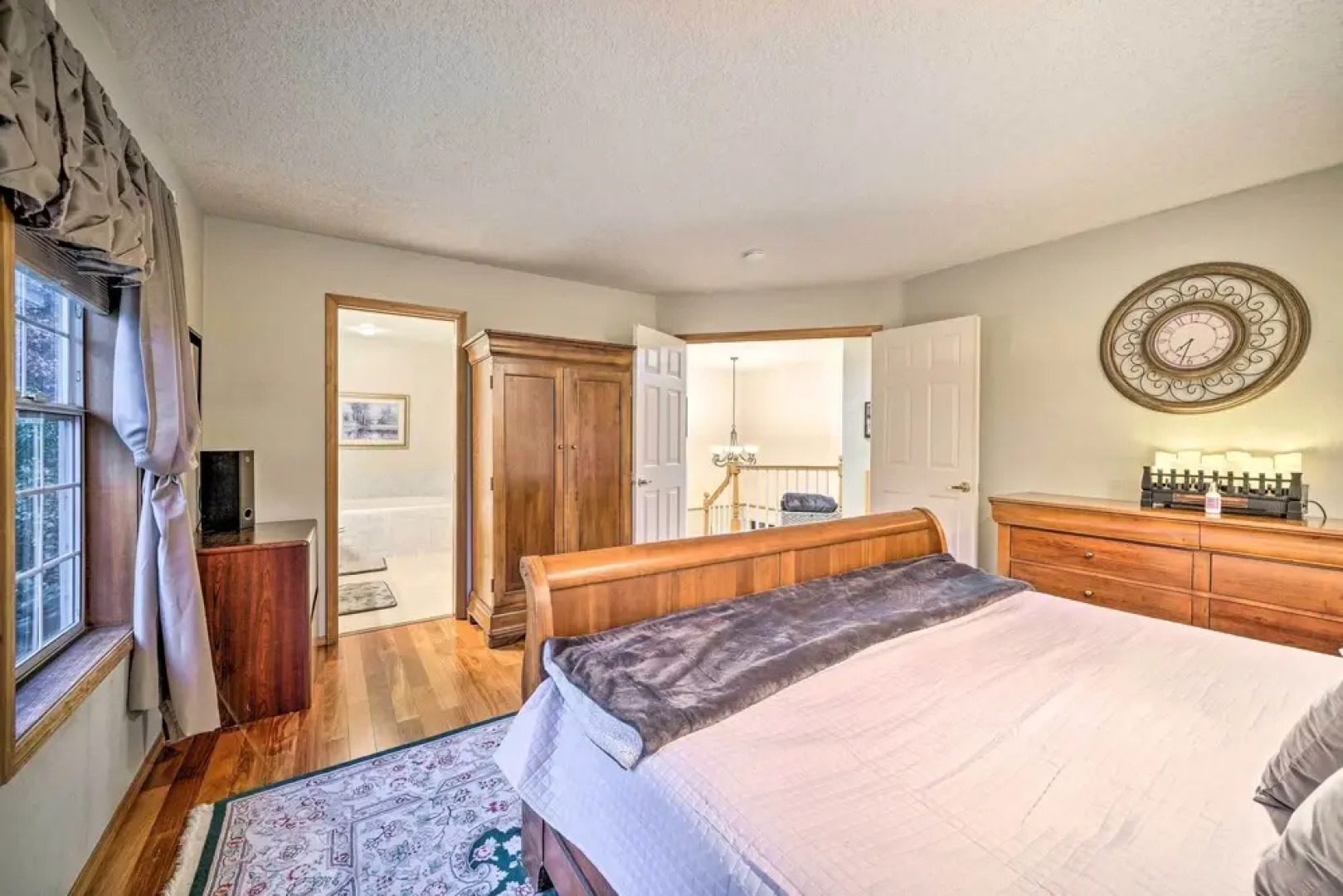 Charming Vancouver Home - Patio & Fire Pit!