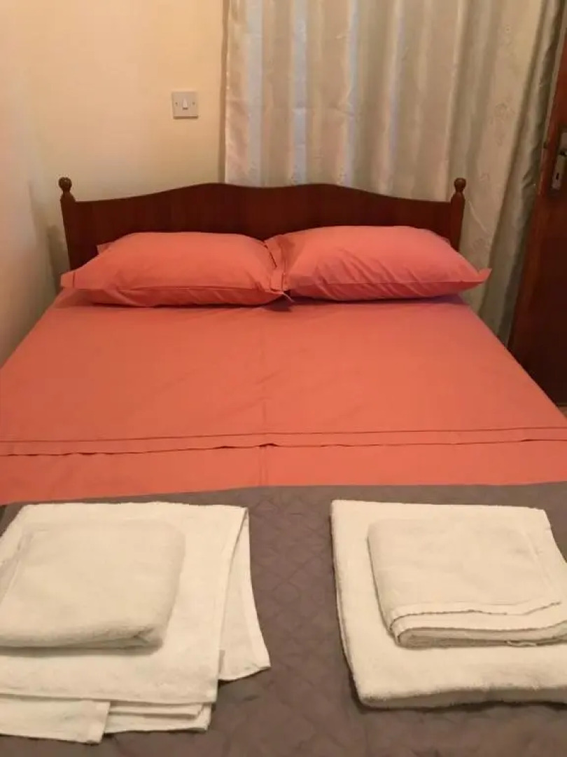 Pomos Small Sunny House